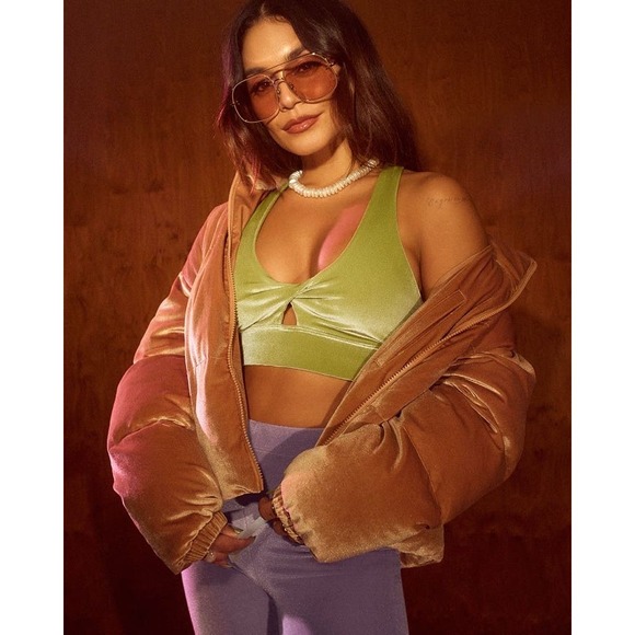 Fabletics Jackets & Blazers - 3 FOR $50! 🎁 FABLETICS Wander Cropped Puffer Jacket Vanessa Hudgens HONEY Sz S